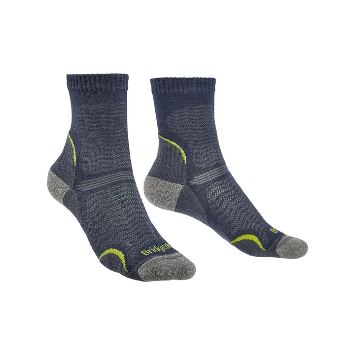 גרבי טיולים צמר מרינו נשים Hike Ultra Lite T2 Performance