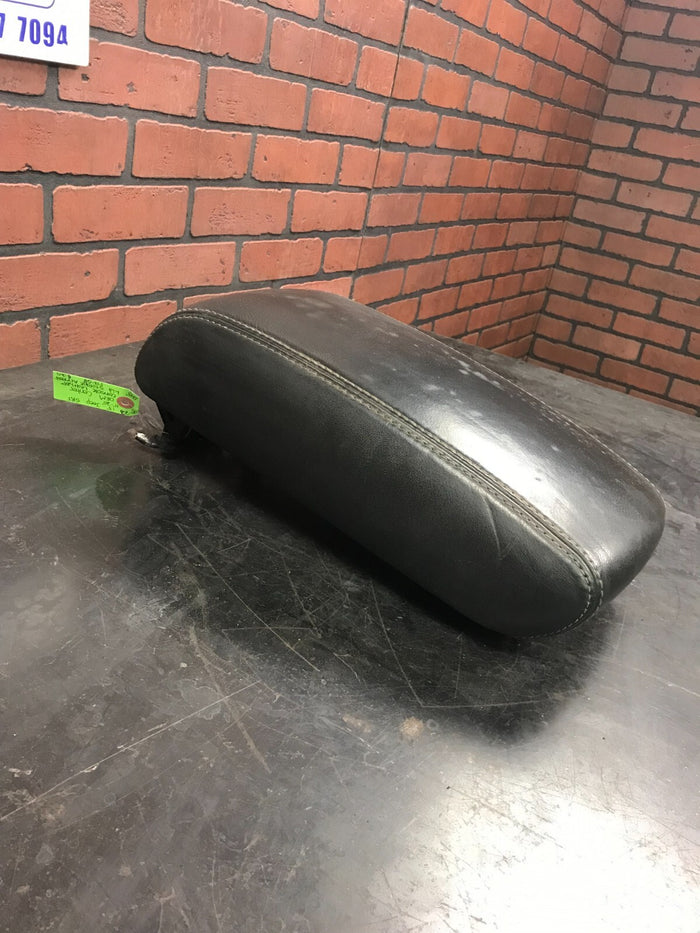 2011-2013 Jeep Grand Cherokee SRT Center Console Leather Lid Armrest X85004513BL