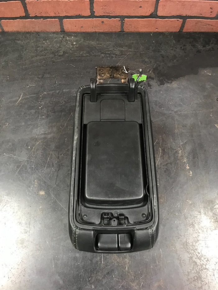 2011-2013 Jeep Grand Cherokee SRT Center Console Leather Lid Armrest X85004513BL