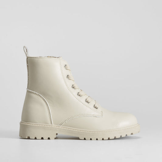 Botín militar plano beige OH GIRL