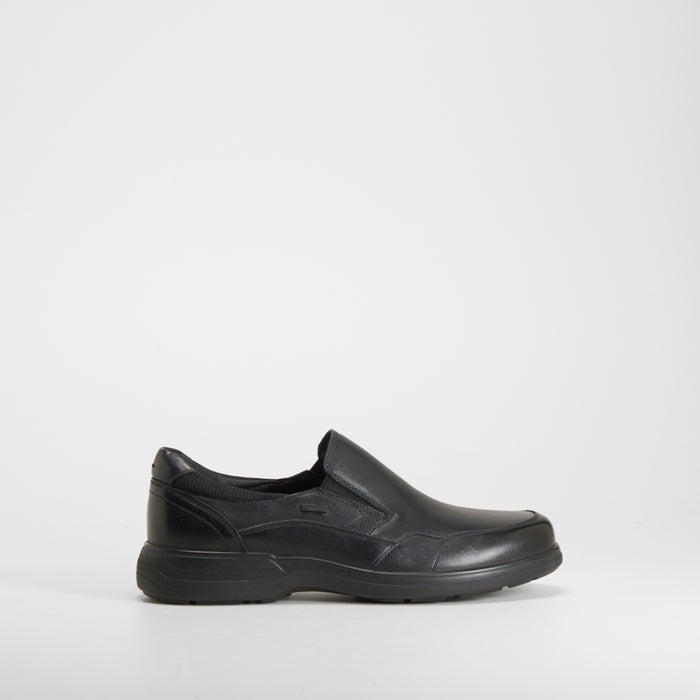 Deportivo slip on negro de piel COMFEET