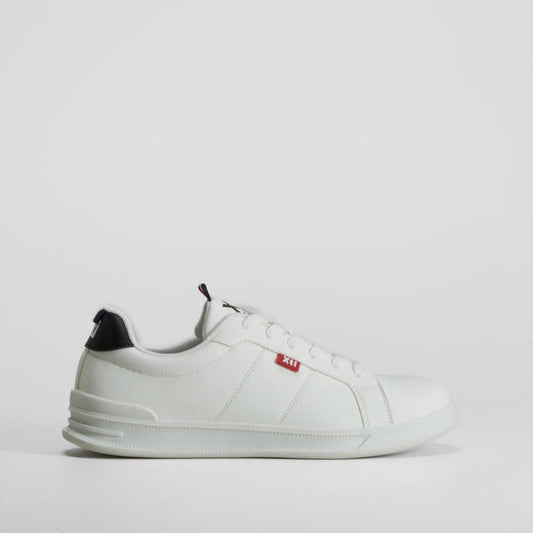 Zapatilla blanca suela baja cordones XTI