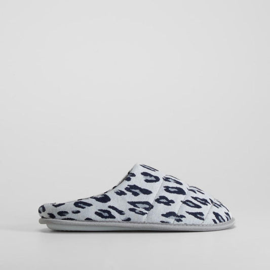 Zapatilla de casa gris animal print OLYNE