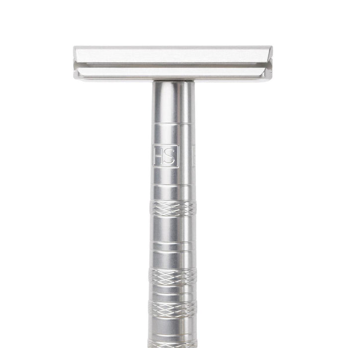 Close-up of Henson AL13 razor in silver – Calgary safety razor with aluminum handle