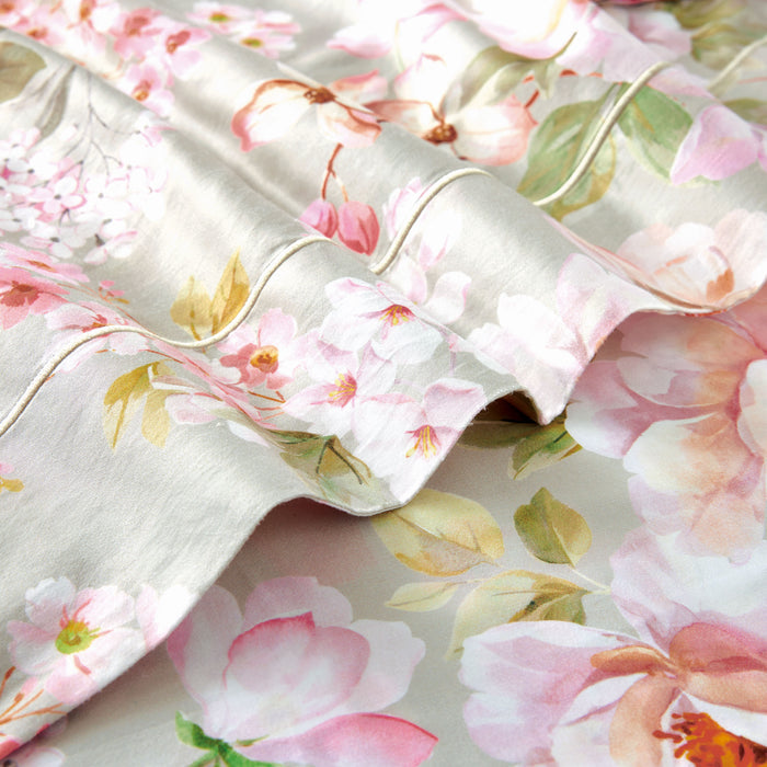 Anne de Solene Voyageuse Bedding Collection
