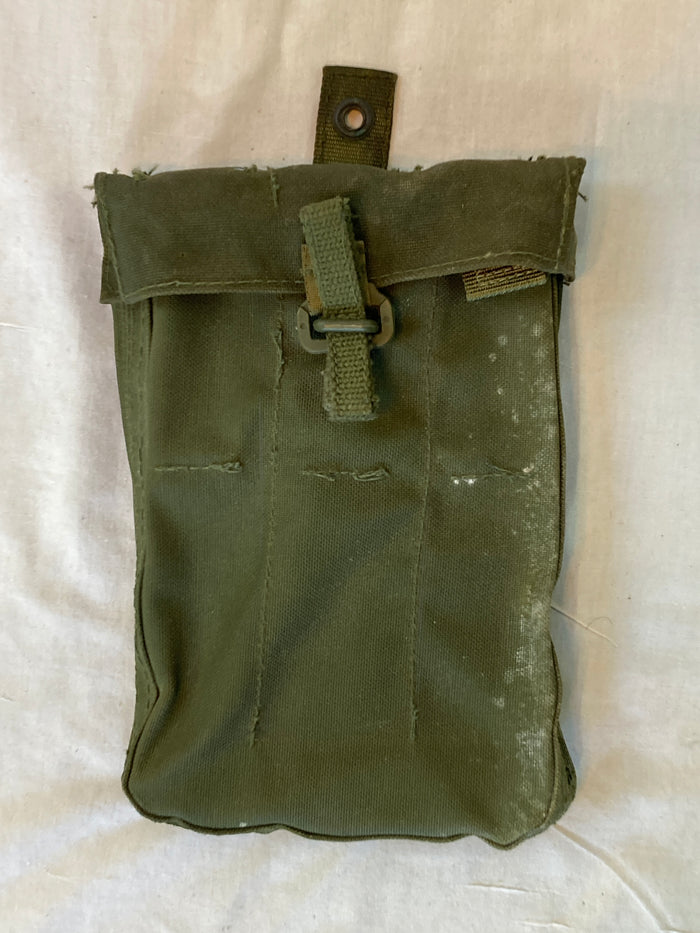 Canadian Forces P82 SMG Magazine Pouch – C1 9mm, 3 Pockets, Green, Cold War Surplus