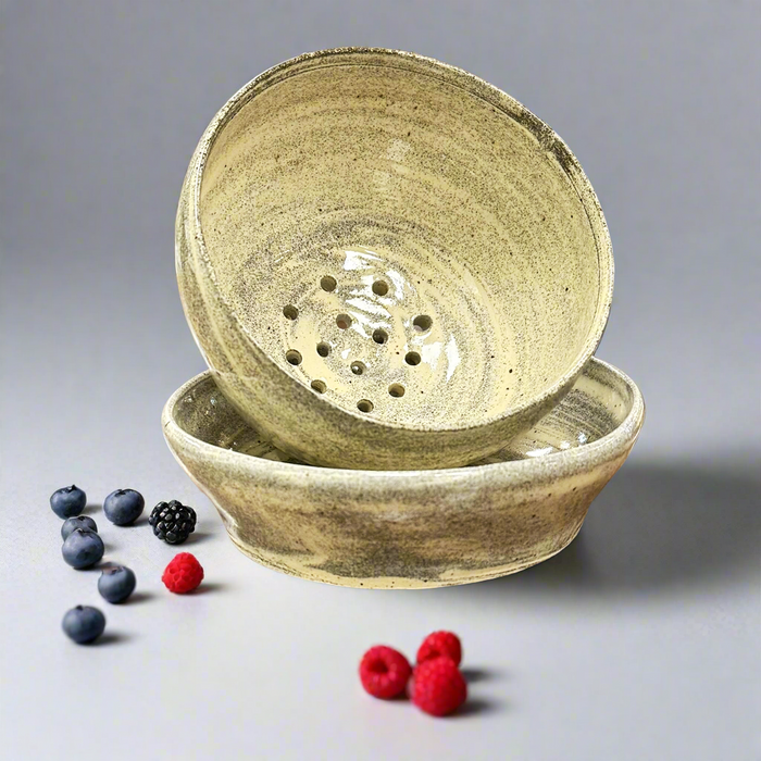 Ceramic Berry Bowl - Greenbriar Market + Refillery