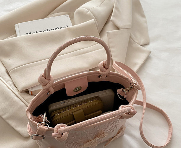 CL1604 - Embroidered Summer Canvas Bag