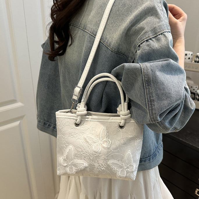 CL1605 - Embroidered Summer Canvas Bag