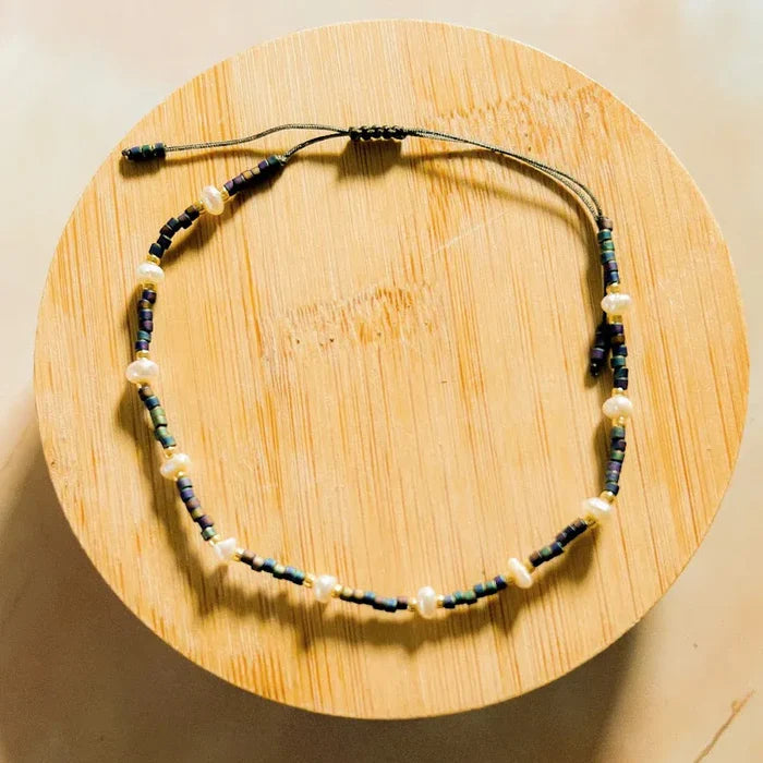 Curio Pearl Bracelet in Peacock