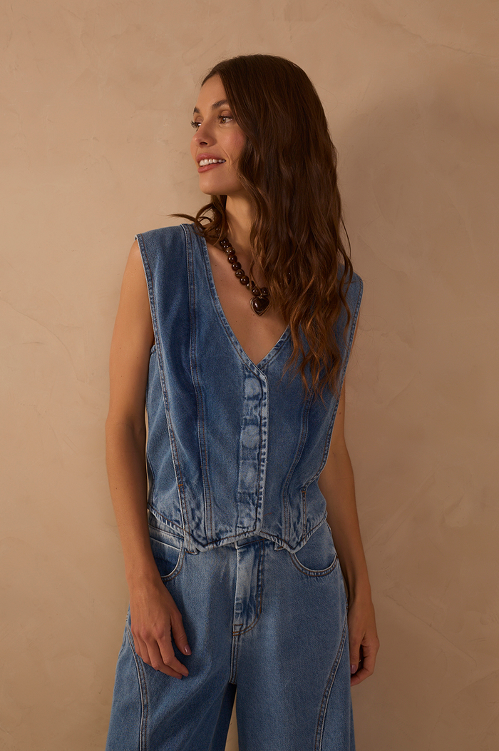 Denim V Neck Buttoned Sleeveless Vest_2