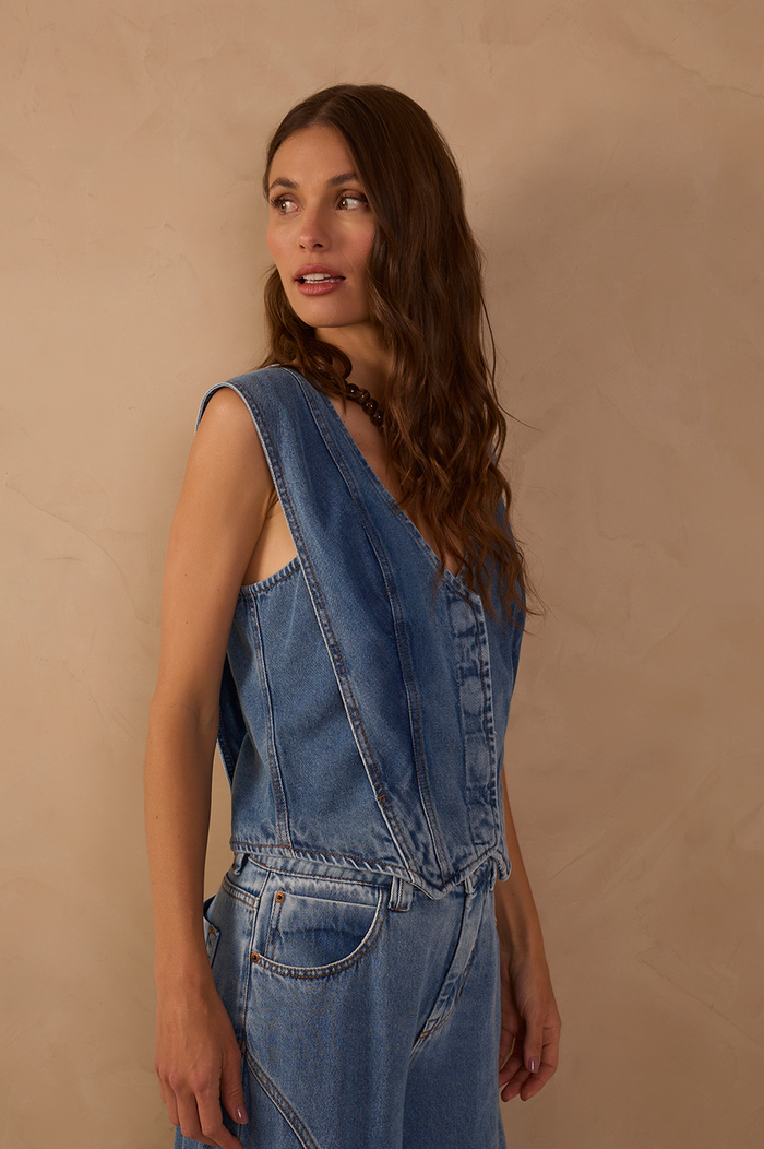 Denim V Neck Buttoned Sleeveless Vest_3