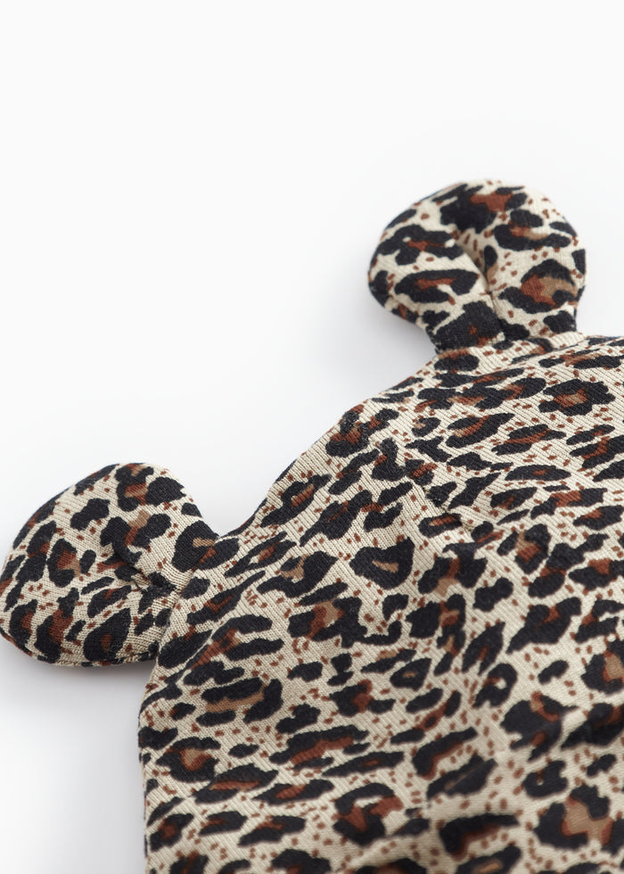 Small beanie with ears in leopard print