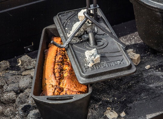 Petromax K4 Cast Iron Loaf Pan With Lid - Medium