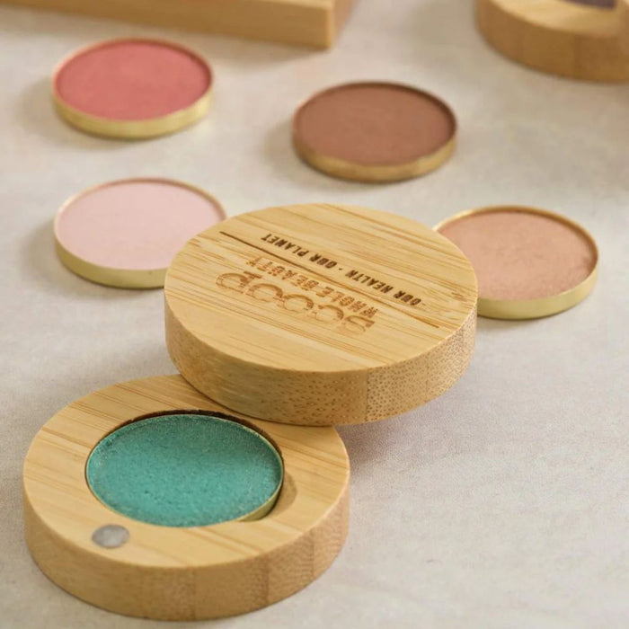 Go-For-Zero-Australia-Scoop-Whole-Beauty-Australia-Eyeshadow-And-Compact-Styled