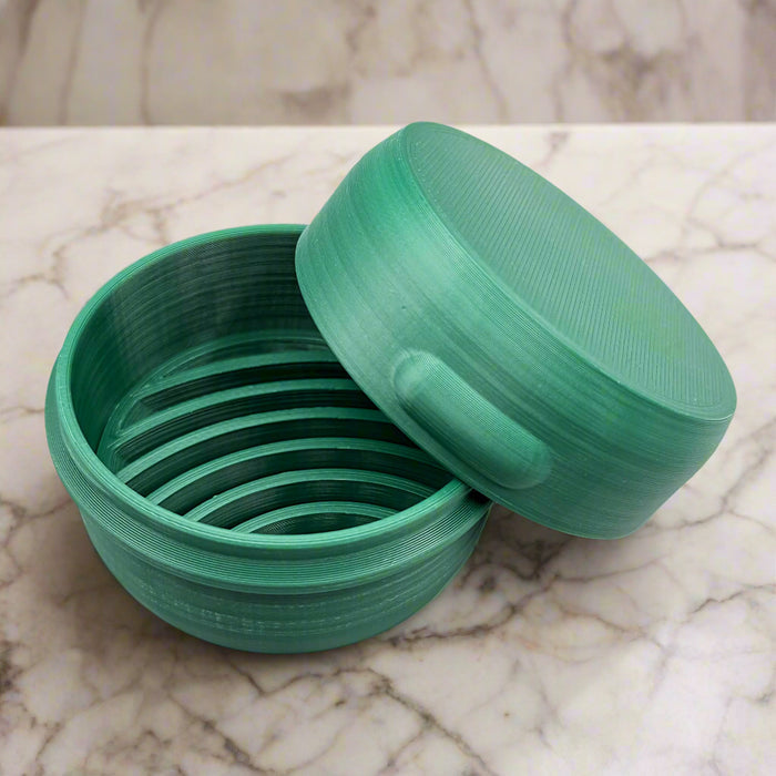 The Rogerie Single Bar Travel Case Round Evergreen