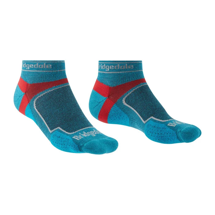 גרבי ריצת שטח קלות לגברים Bridgedale Sport Ultra Lite T2 Coolmax Low בצבע כחול.