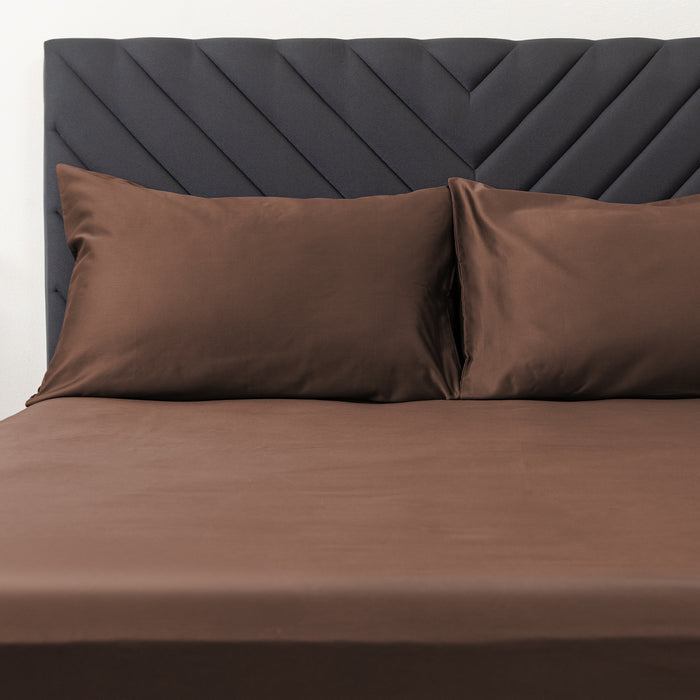 Bright Brown / Standard 18x18