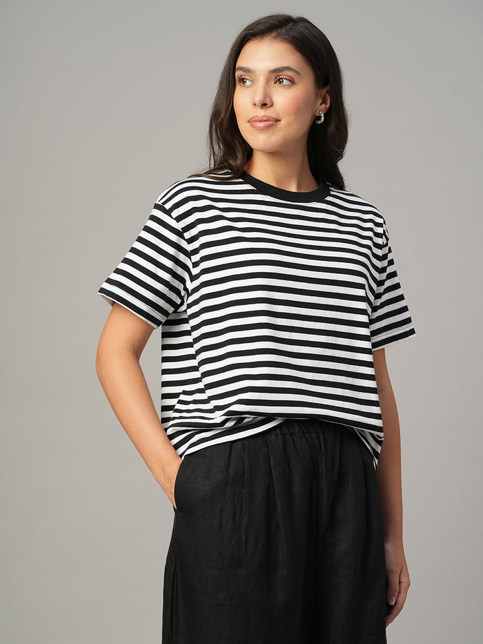 Women's Black 100% Organic Cotton Regular Fit Tshirt